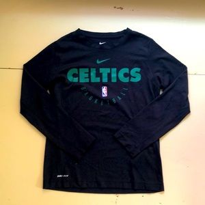 Nike Dri- Fit Celtics Long-sleeve tee
